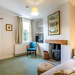 6 Monkbar Court